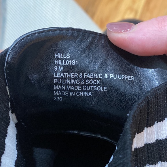 COPY - Black Steve Madden Lace Up Boots. Size 9. - Picture 6 of 6